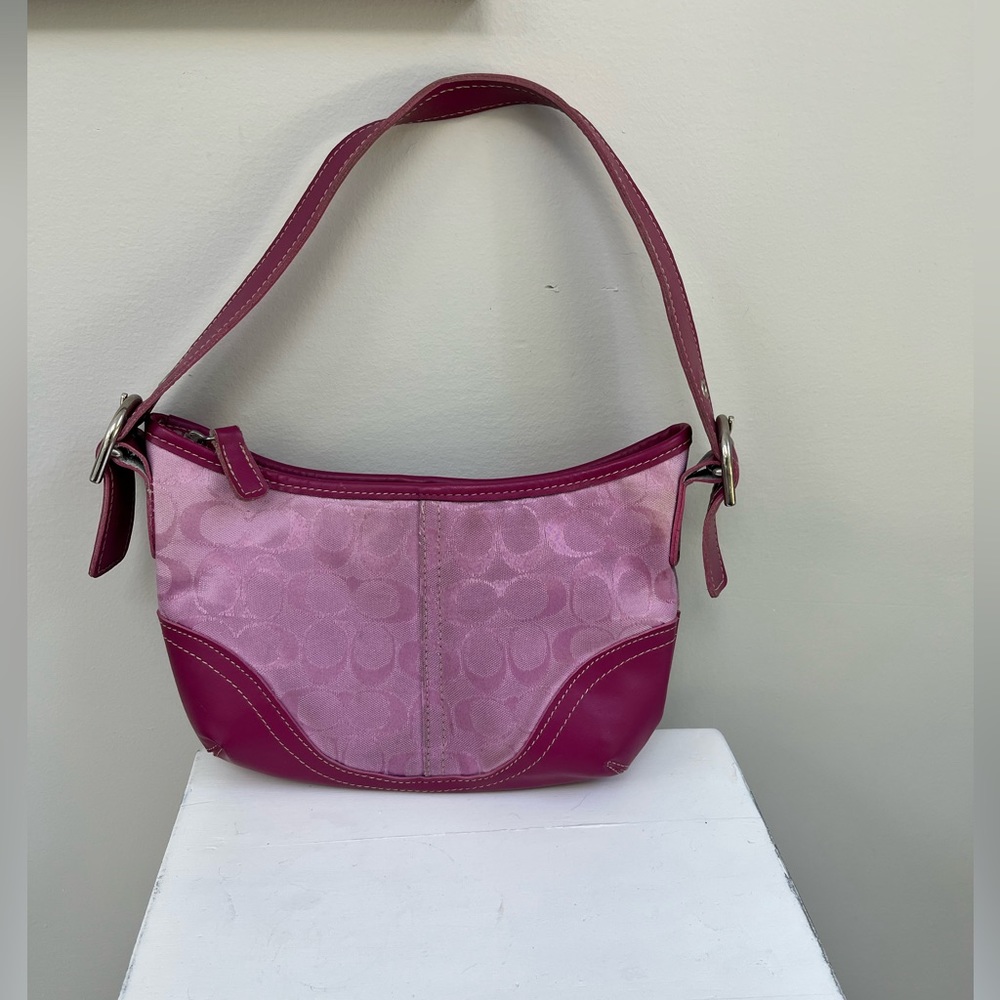 Vintage 2000’s Coach Shoulder Bag